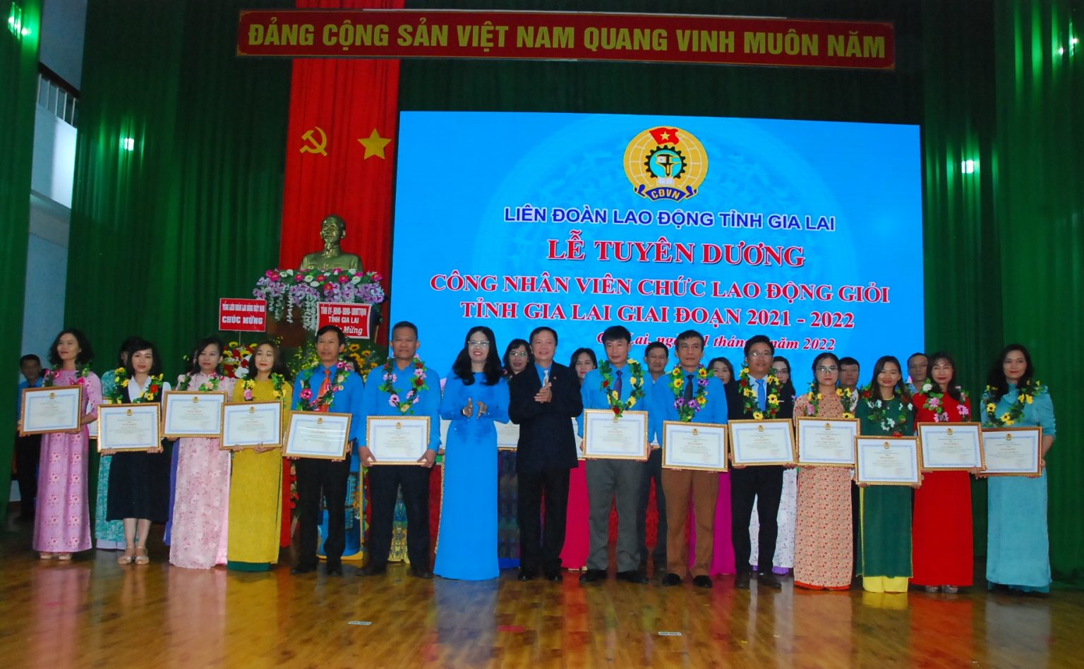 Liên đoàn Lao động Gia Lai tuyên dương 22 công nhân giỏi thuộc 4 công ty cao su